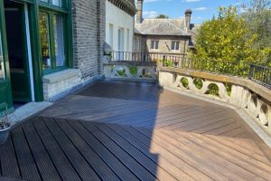 Decking treated and stained with oil based varnish, by Flemings Contractors
