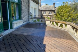 Decking treated and stained with oil based varnish, by Flemings Contractors